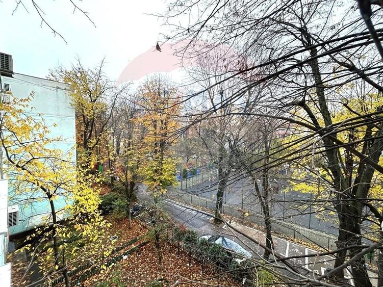 Apartament sector 4 - Piata Covasna - 9