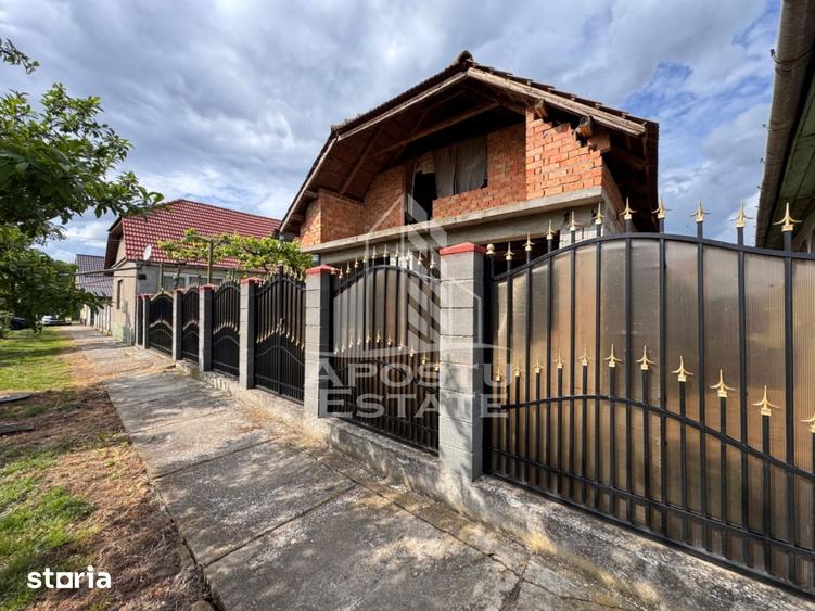 Casă cu Teren 1439 Mp în Central