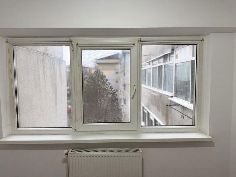 Vand apartament 3 camere etajul 3 Strada Oborului nr6 - 6