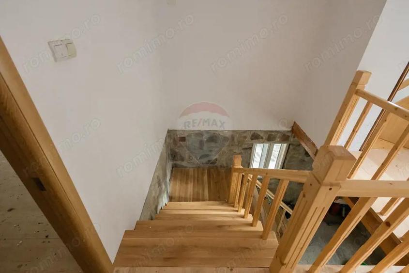 Casa si teren intravilan Tarcau - 13