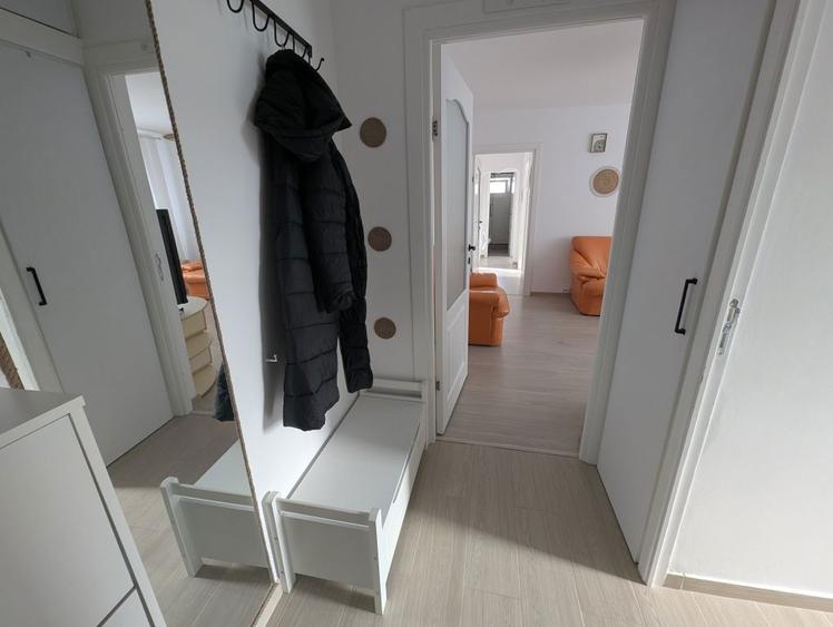 Inchiriez apartament 3 camere - 2