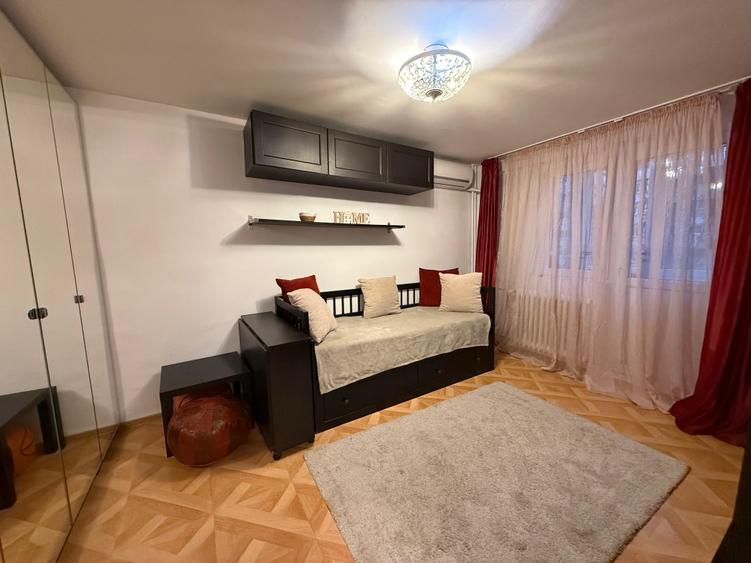 Piata Victoriei,loc de parcare Adp,decomandat,5 min metrou - 12