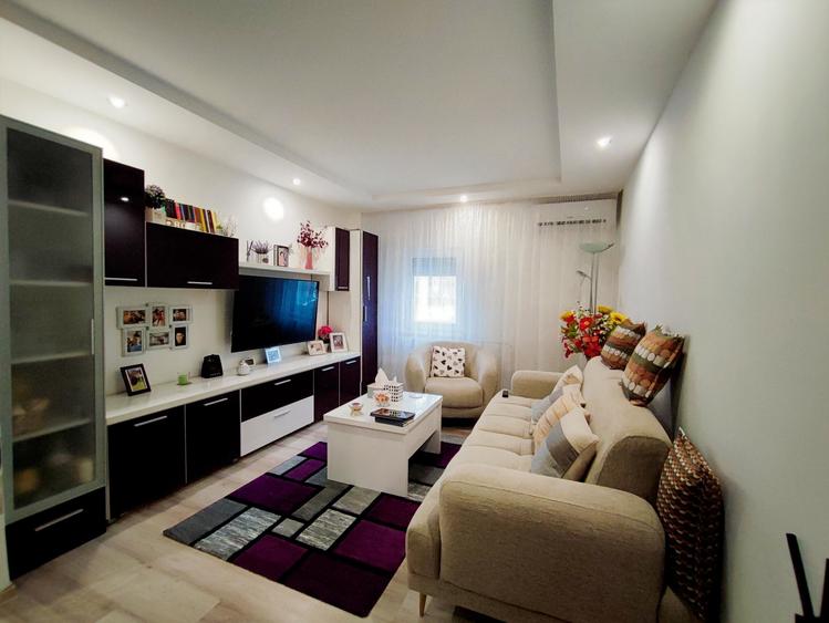 Apartament 3 camere mobilat de vanzare in zona CET - 2