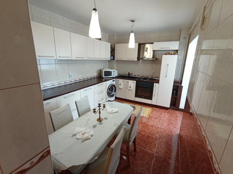 Apartament 3 camere Frumoasa-Continental, decomandat, etaj 4/8 - 3