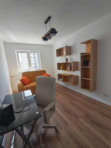 Apartament cu 3 camere semidecomandat în Drumul Taberei