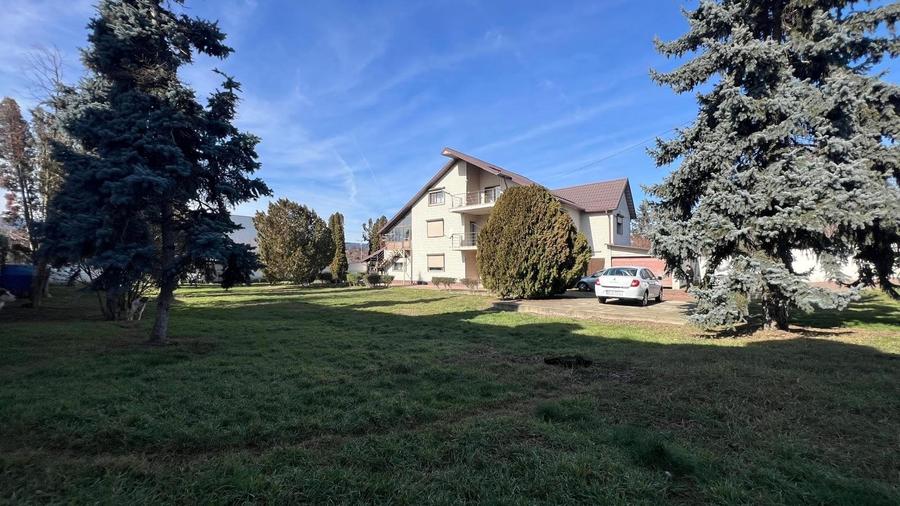 🏡 Acasă în Zăvoi – spațiu, liniște și confort, aproape de tot ce contează - 1