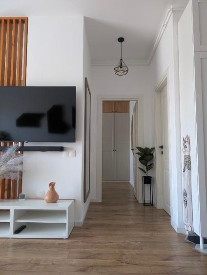 Apartament cu 2 camere semidecomandat, mobilat în Mărăști