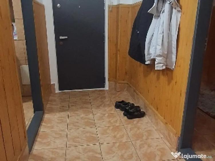 Inchiriez apartament 4 cam. Doroban?i, langa ?coala 7 - 1