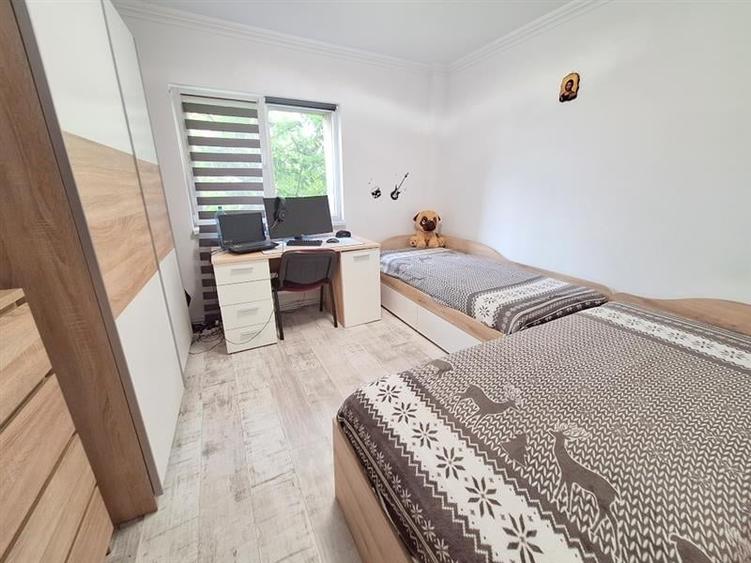 Apartament 3 camere decomandat zona Nord - 11