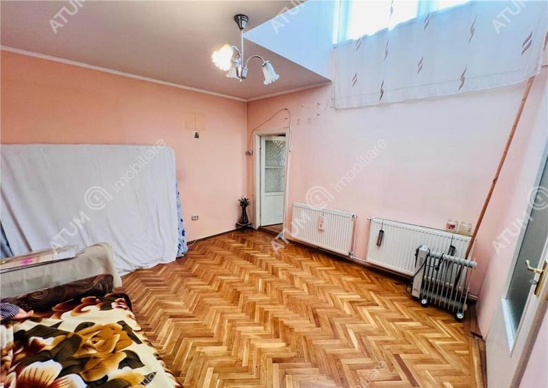 Casa de 3 camere cu pivnita si teren situata in zona Lupeni - 5