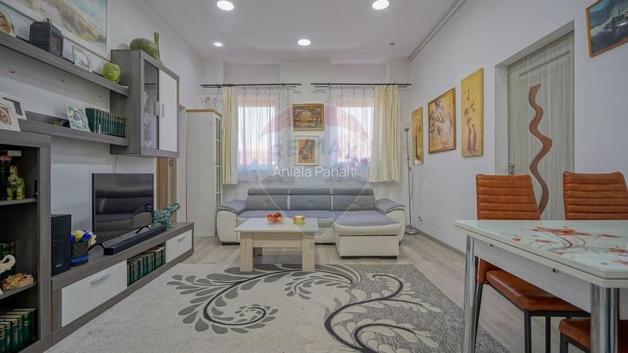 Apartament cu 3 camere semidecomandat, mobilat în Centrul Istoric Apartament cu 3 camere semidecomandat, mobilat în Centrul Istoric