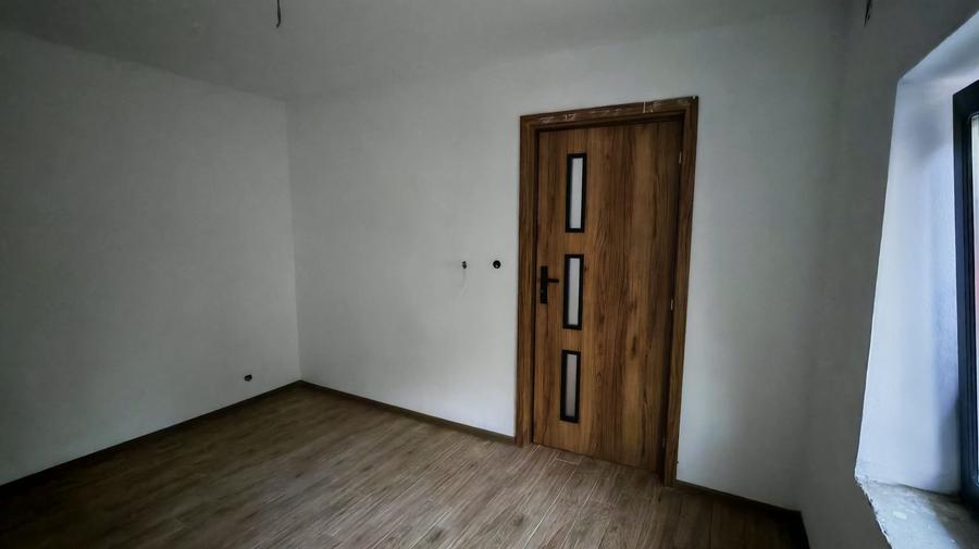 Casa P+E 4 camere , Racadau Carpatilor -LIDL- ,curte comuna. - 24