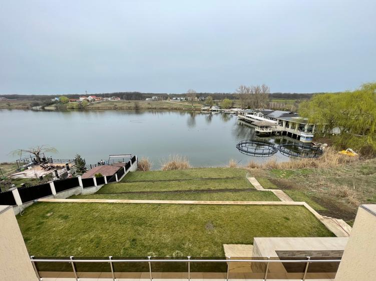 Vanzare VILA la cheie 338 mp  teren 800 mp - pe malul lacului Laguna Verde - 4