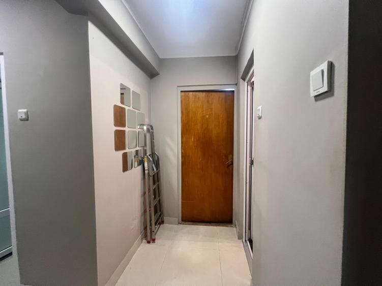 Centru apartament 3 camere renovat etajul 1 vedere stradala - 16