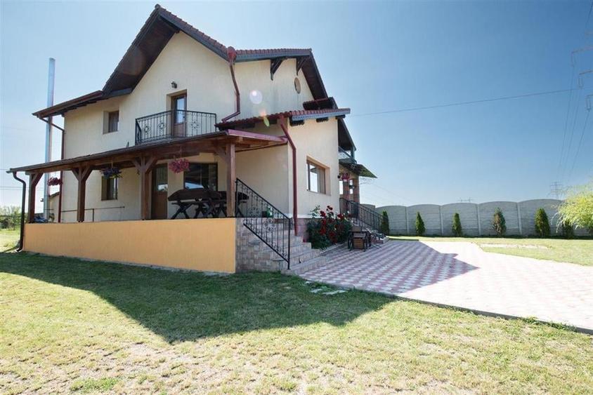 Vila P+E+M Sanpetru Teren 2400 Mp - 2