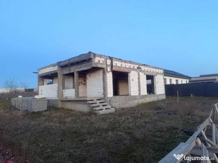Casa parter, la rosu, 90 mp utili, 404 mp teren, Malu Mare - 1