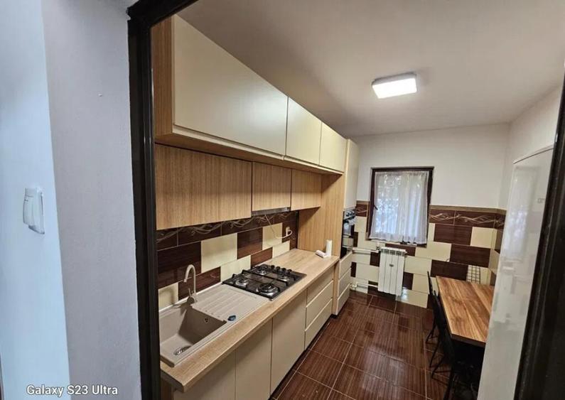 Apartament cu 3 Camere Decomandate-Parter-Zona Burdujeni-CuzaVoda 2 - 5