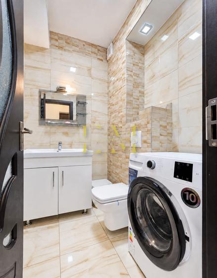 Apartament cu 3 camere semidecomandat în Tractorul