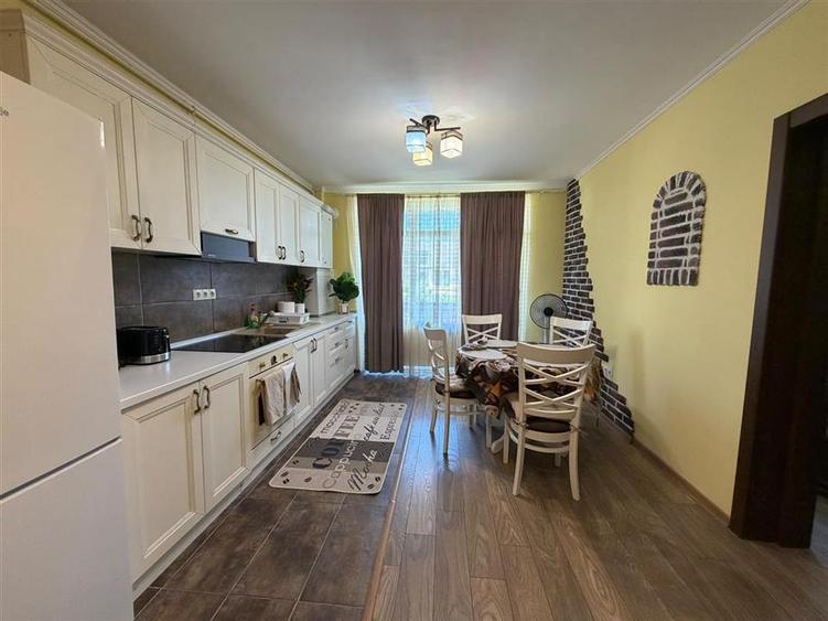 Apartament cu 3 camere semidecomandat, mobilat în Arhitecților - Calea Cisnădiei
