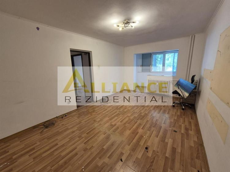 Apartament cu 2 camere decomandat în Titan