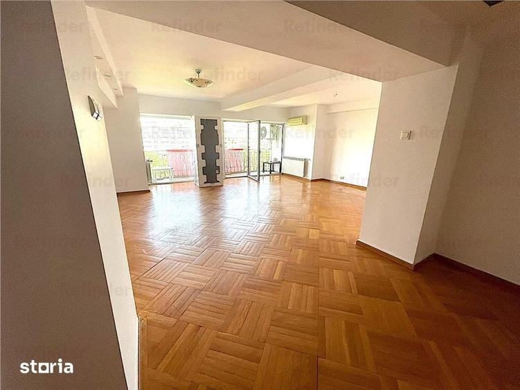 Apartament cu 3 camere decomandat în Centrul Civic