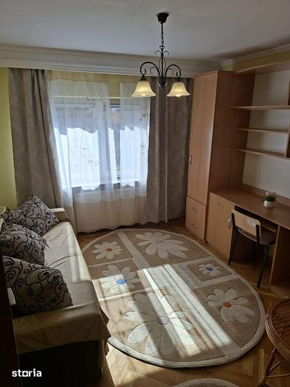 Apartament cu 3 camere decomandat, mobilat în Teilor