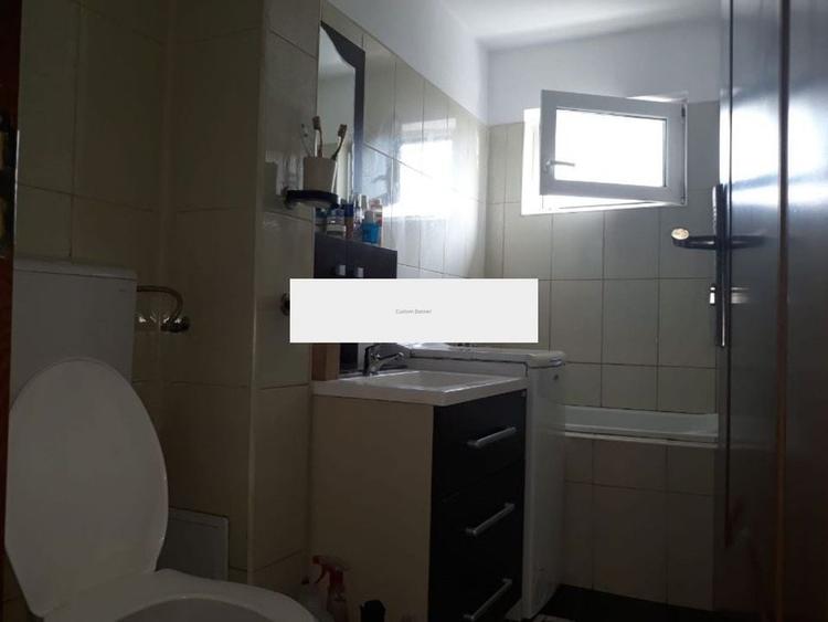Casă cu 3 camere cu Canalizare în Câmpului