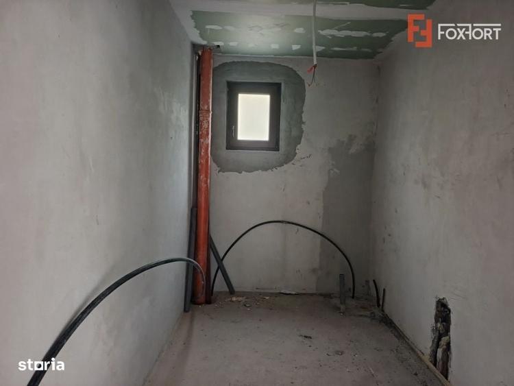 Casă cu 4 camere în Sânandrei