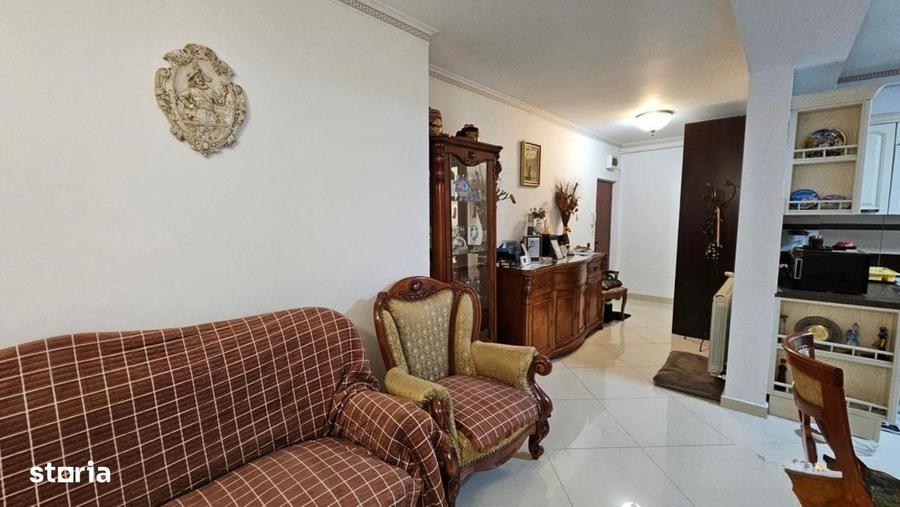 Apartament cu 3 camere decomandat în Prelungirea Ghencea
