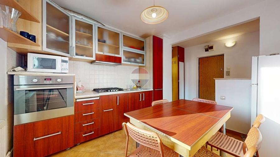 Apartament 2 camere, decomandat, zona Centrul Civic - str. Hărmanului - 5