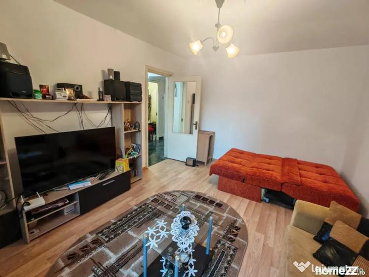 Apartament cu 3 camere decomandat în Inel I