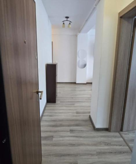 Apartament cu 2 camere semidecomandat în Brestei