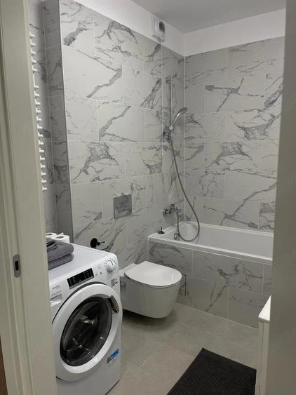 Apartament cu 2 camere semidecomandat în Tei