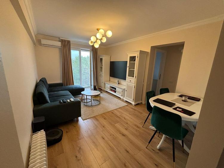 Apartament cu 3 camere în P-ța Muncii