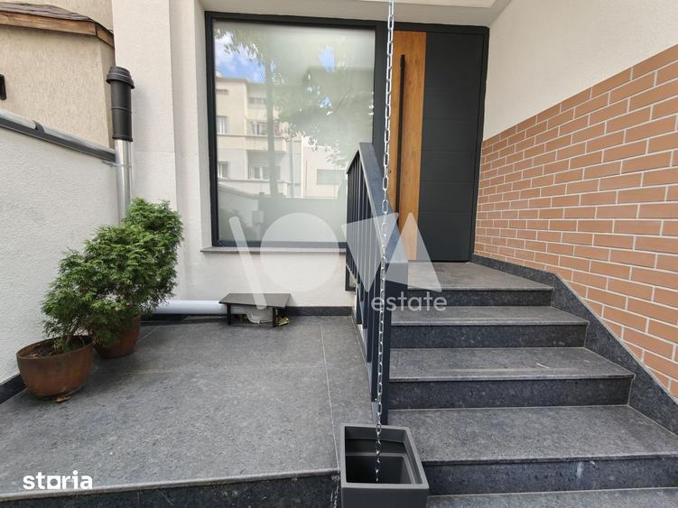 Casă cu 8 camere cu Teren 170 Mp în Parcul Carol