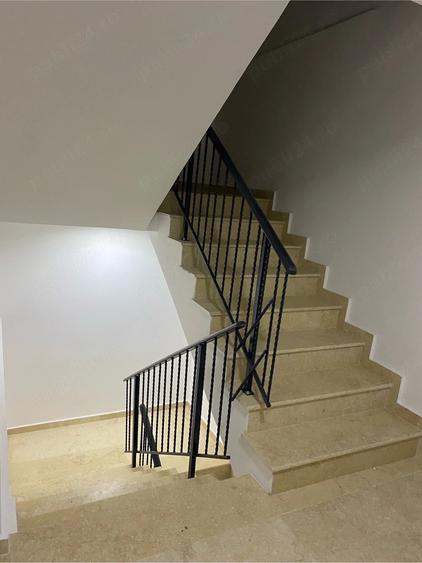 Apartament cu 2 camere decomandat în Jiului