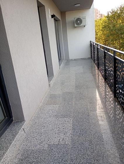 Apartament cu 2 camere decomandat în Români