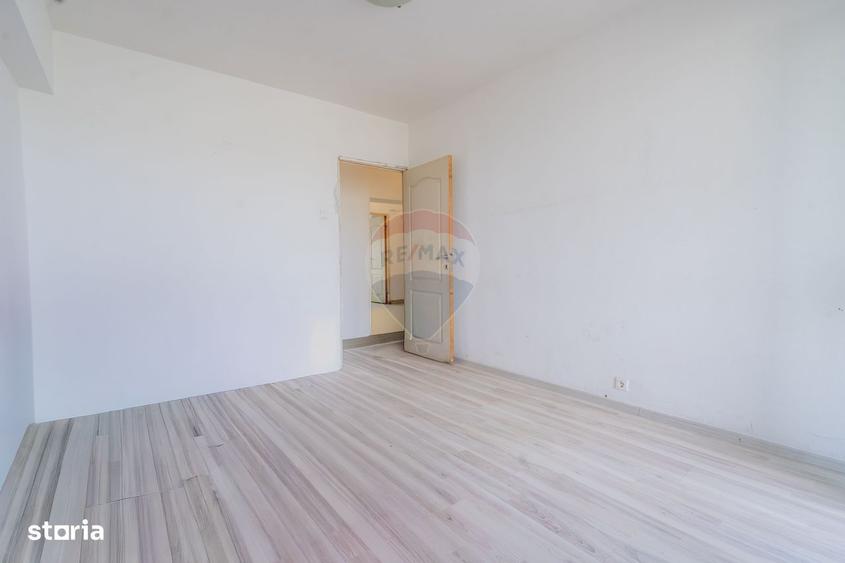 Apartament cu 3 camere decomandat în Fundeni