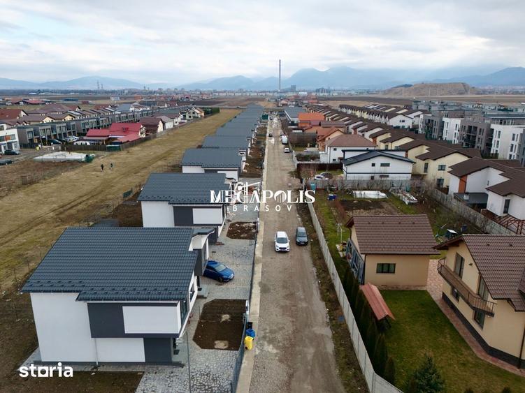 Casă cu 4 camere cu Teren 300 Mp în Central