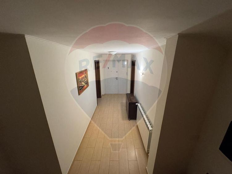 Casă / Vilă cu 6 camere de vânzare în zona Darmanesti - 13