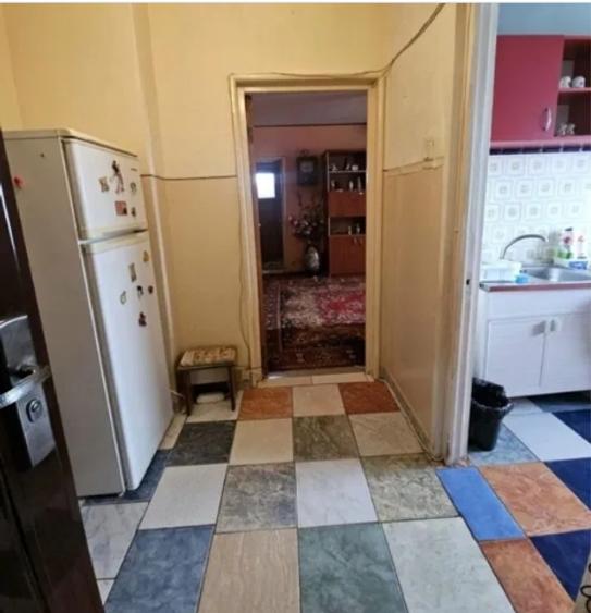 TITAN Metrou Costin Georgian,balcon,geam la baie,Liber - 5