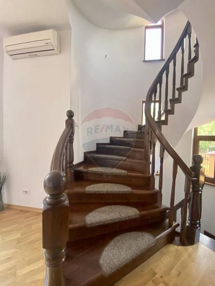 Casa / Vila cu 8 camere de inchiriat in zona Aviatiei - 7