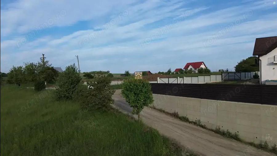 Teren intravilan in oras Siret 1100 mp! De vanzare! 0727817187 - 6