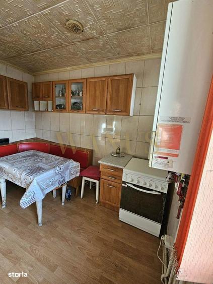 Apartament 4 camere decomandat,2 bai,2 balcoane,garaj etaj 1 DEJ - 1