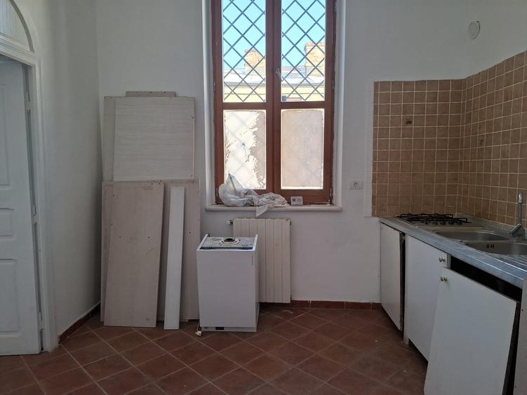 URGENT!, Unirii-Teatrul Evreiesc, et. 1/P+2+M in vila arhitectonica, NEGOCIABIL - 8