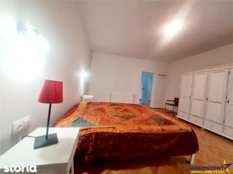 Casă cu 4 camere cu Teren 500 Mp în Central