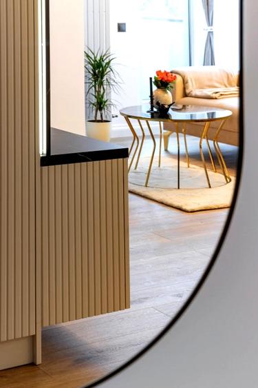 Apartament ultrafinisat de vanzare zona semicentrala cu parcare,imobil nou - 2