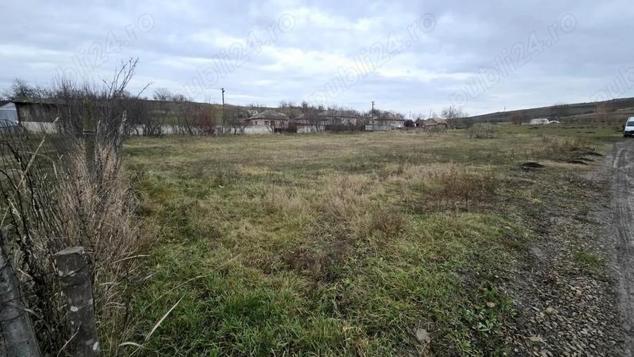 OCAZIE teren PERFECT PLAN 1.800 mp, acces 2 drumuri langa E58 - 7