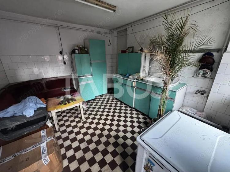 Casa individuala cu acces auto si garaj renovata exterior Trei Stejari - 4