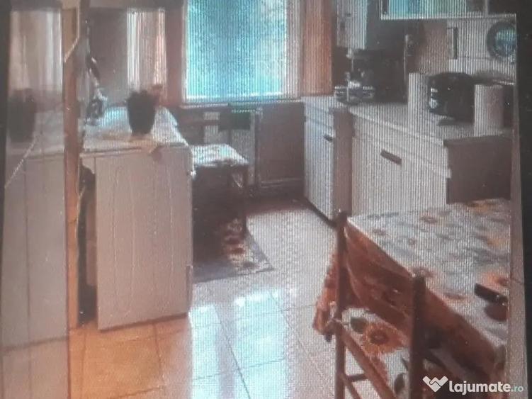 Apartament cu 2 Camere Decomandate - Etaj 3 Zona Ultracentral - 2